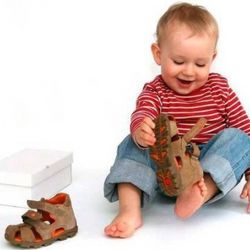 Як правильно вибрати ортопедичне взуття дитині