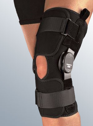 Напівжорсткий бандаж для колінного суглоба medi hinged knee wrap, арт.830, Medi (Німеччина)