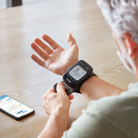 Тонометр на зап'ясток Omron RS7 Intelli IT, манжета 13,5-21,5 см (Японія)