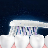 Зубна щітка Oral-B 3D White Pro-Expert Екстрачистка Eco Edition середня жорсткість