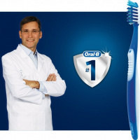 Набор зубных щеток Oral-B Pro-Expert Medium 2 шт.