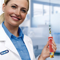 Детская (3+) электрическая зубная щетка ORAL-B BRAUN Kids 'Мики Маус'