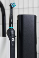 Электрическая зубная щетка ORAL-B (BRAUN) Pro 1 Cross Action 750 Black
