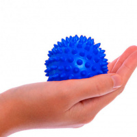 Массажный мячик шипованный жесткий d-7,5 см.