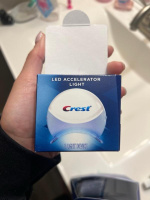 Отбеливающие полоски для чувствительных зубов Crest 3D Whitestrips Sensitive + LED Light Whitening Kit 14 пар