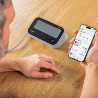 Автоматический тонометр с манжетой на плечо OMRON M4 Connect AFib (Япония)